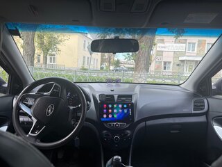 2013 Hyundai Solaris I, чёрный, 950000 рублей, вид 4