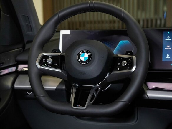 2025 BMW 5 серии Long 530Li xDrive VIII (G60/G61/G68), чёрный, 9000000 рублей - вид 19