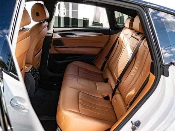 2018 BMW 6 серии Gran Turismo 630i IV (G32), белый, 3960000 рублей - вид 8