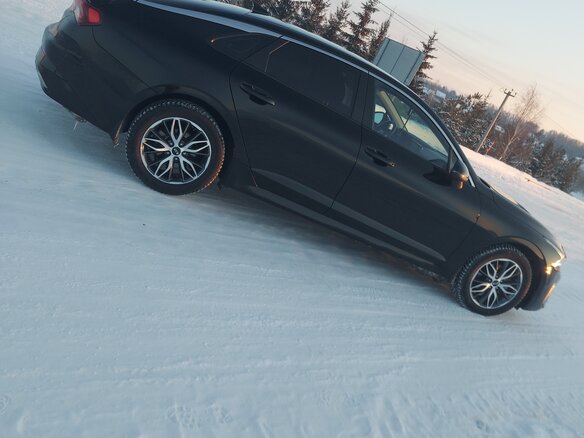 2020 Kia K5 III, чёрный, 2500000 рублей - вид 1