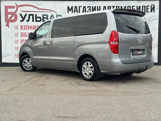 2011 Hyundai Grand Starex I, серый, 1455000 рублей, вид 4