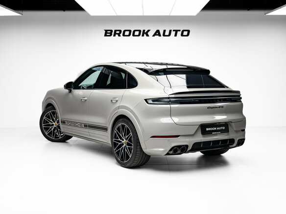 2025 Porsche Cayenne GTS Coupé III Рестайлинг, серый, 20290000 рублей - вид 5