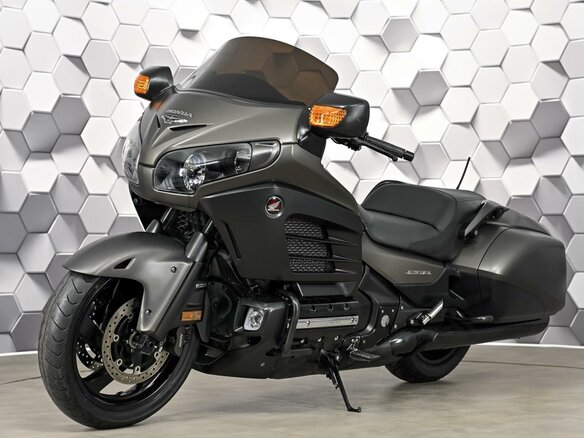 2015 Honda GL 1800 Gold Wing, серый, 1377000 рублей - вид 1