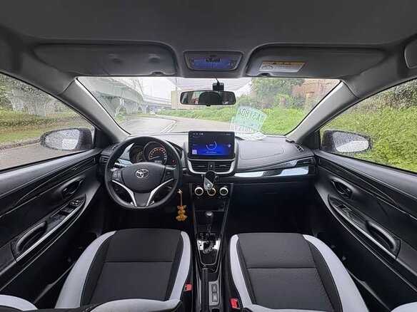 2022 Toyota Yaris L X XP150 Рестайлинг, белый, 1091327 рублей - вид 10