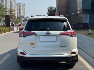 2017 Toyota RAV4 IV (XA40) Рестайлинг, белый, 2135000 рублей, вид 5