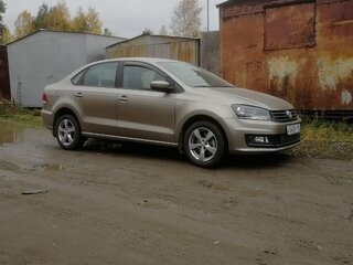2017 Volkswagen Polo V Рестайлинг, бежевый, 1600000 рублей, вид 4