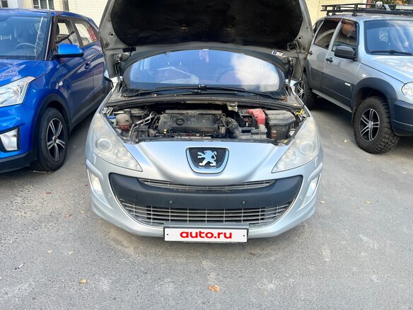 2008 Peugeot 308 I, серебристый