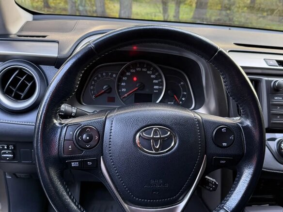 2015 Toyota RAV4 IV (XA40), коричневый, 2070000 рублей - вид 8