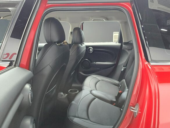 2015 Mini Hatch Cooper D III (F55/F56), красный, 980002 рублей - вид 9