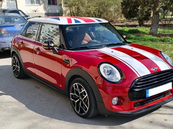 2017 Mini Hatch Cooper III (F55/F56), красный, 1999999 рублей