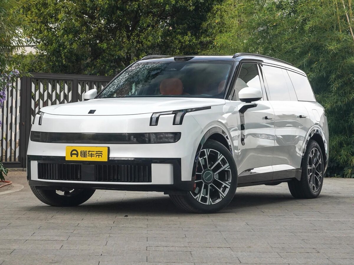 Открыть фотографии: Lynk & Co 900