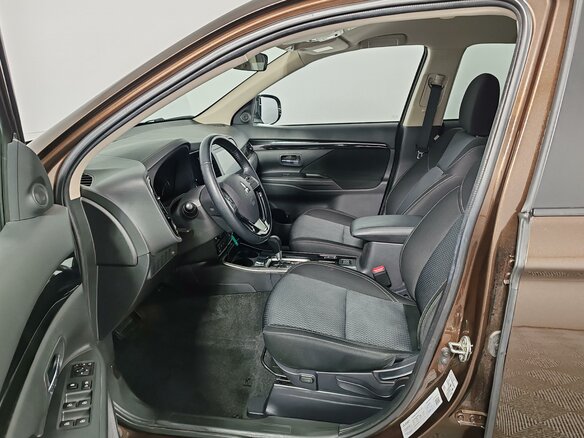 2021 Mitsubishi Outlander III Рестайлинг 3, коричневый, 2249000 рублей - вид 15