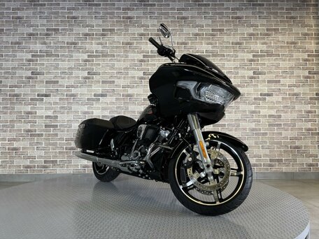2024 Harley-Davidson Road Glide, чёрный, 3100000 рублей, вид 4