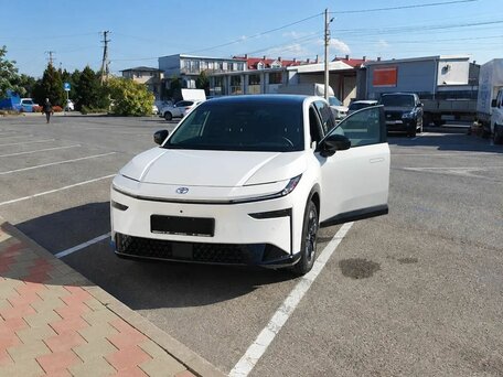 2026 Toyota bZ3X 58.3 kWh, белый, 3000000 рублей, вид 2