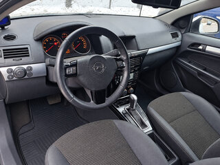 2010 Opel Astra GTC H Рестайлинг, белый, 380000 рублей, вид 4
