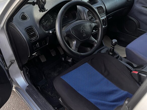 2003 Mitsubishi Carisma I Рестайлинг, серый, 190000 рублей - вид 12