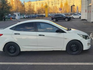 2015 Hyundai Solaris I Рестайлинг, белый, 500000 рублей, вид 2
