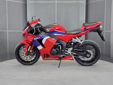 2021 Honda CBR 600RR, красный, 1177000 рублей, вид 5