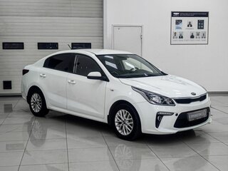 2018 Kia Rio IV, белый, 1399990 рублей, вид 1