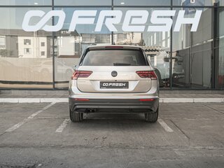 2019 Volkswagen Tiguan II, серебристый, 2199000 рублей, вид 3