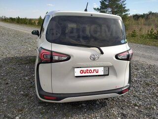 2018 Toyota Sienta II Рестайлинг, белый, 1310000 рублей, вид 3