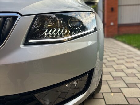2016 Skoda Octavia III (A7), серебристый, 1500000 рублей, вид 3