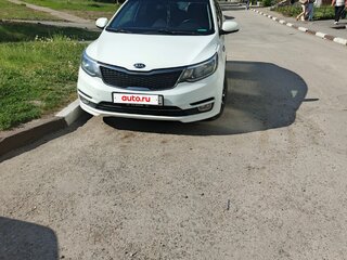 2016 Kia Rio III Рестайлинг, белый, 900000 рублей, вид 1