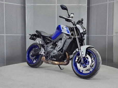 2021 Yamaha MT-09 (FZ-09), синий, 949000 рублей, вид 2