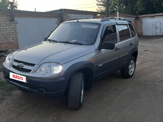 2010 Chevrolet Niva I Рестайлинг, бежевый, 290000 рублей, вид 2