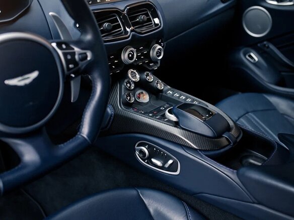2019 Aston Martin V8 Vantage IV, синий, 13500000 рублей - вид 15