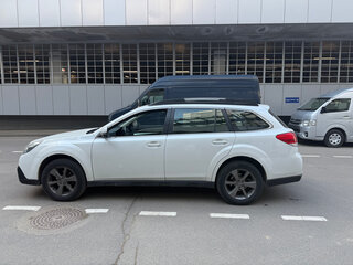 2013 Subaru Outback IV Рестайлинг, белый, 1400000 рублей, вид 2