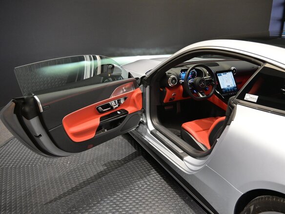 2025 Mercedes-Benz AMG GT 43 II, серебристый, 14000000 рублей - вид 16