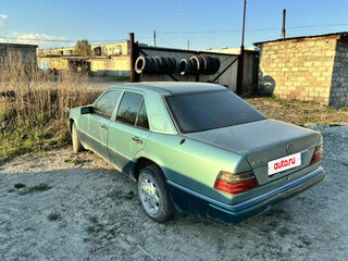 1994 Mercedes-Benz E-Класс 220 I (W124), голубой, 180000 рублей, вид 4