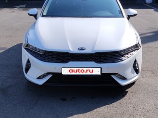 2021 Kia K5 III, белый, 2350000 рублей, вид 2