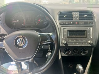 2016 Volkswagen Polo V Рестайлинг, серебристый, 775285 рублей, вид 4