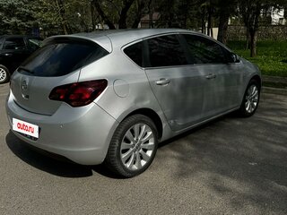 2011 Opel Astra J, серебристый, 700000 рублей, вид 5