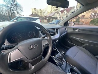 2020 Hyundai Solaris II Рестайлинг, белый, 925000 рублей, вид 5