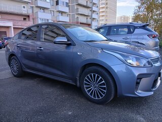 2017 Kia Rio IV, серый, 1450000 рублей, вид 2