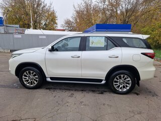 2022 Toyota Fortuner II Рестайлинг, белый, 5000000 рублей, вид 3