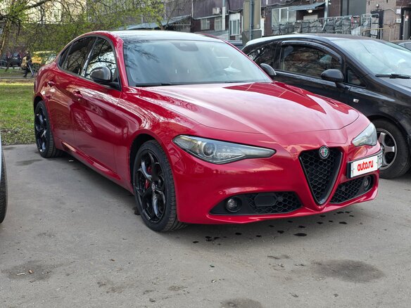2017 Alfa Romeo Giulia II (952), красный, 3000000 рублей - вид 3