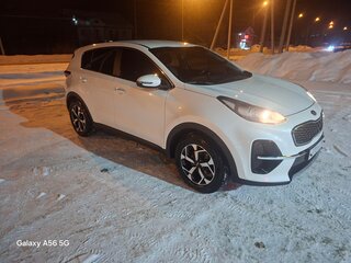 2021 Kia Sportage IV Рестайлинг, белый, 2600000 рублей, вид 2