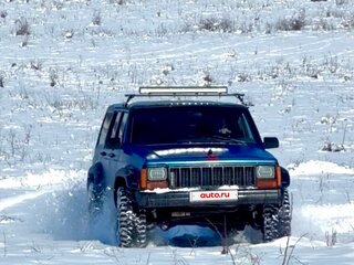 1995 Jeep Cherokee II (XJ), синий, 700000 рублей, вид 1