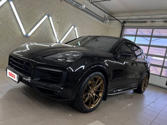 2020 Porsche Cayenne III, чёрный, 7500000 рублей