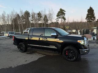 2020 Toyota Tundra CrewMax II Рестайлинг, чёрный, 8150000 рублей, вид 3
