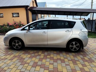 2010 Toyota Verso I, серебристый, 870000 рублей, вид 5