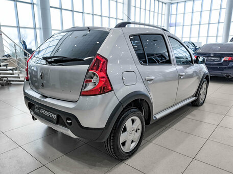 2014 Renault Sandero Stepway I, серый, 630000 рублей, вид 5