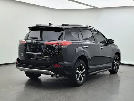 2017 Toyota RAV4 IV (XA40) Рестайлинг, чёрный, 2046040 рублей, вид 3