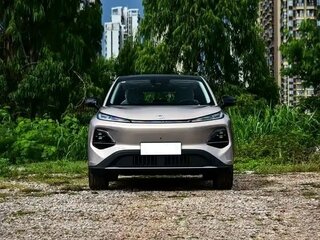 2026 Changan Qiyuan Q05 51.9 kWh II, серебристый, 2399008 рублей, вид 2