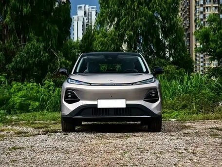 2026 Changan Qiyuan Q05 51.9 kWh II, серебристый, 2399008 рублей, вид 2