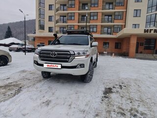 2015 Toyota Land Cruiser 200 Series Рестайлинг 2, белый, 4999000 рублей, вид 2
